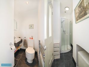en-suite shower room- click for photo gallery